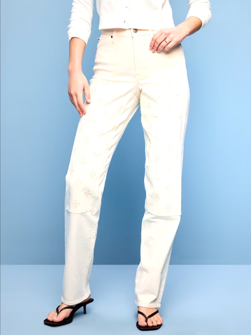 Old Navy Eyelet Floral High-Waisted OG Loose White Jeans Boho Cottagecore size 6